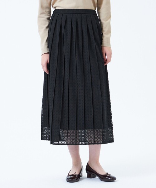 MACKINTOSH PHILOSOPHY(マッキントッシュ フィロソフィー)の「レースプリーツスカート(スカート・レディース・ブラック/オフホワイト・38/36/34)」の2枚目の写真