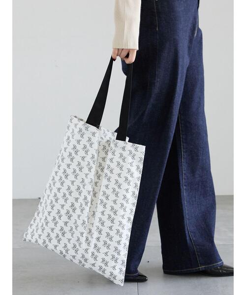 Te chichi（テチチ）の「ファブリックトートバック(総柄)（ハンドバッグ・レディース・ブラック/オフホワイト・F）」の2枚目の写真