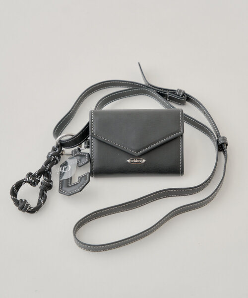 Chico(チコ)の「ウォレットチャームスマホショルダー(その他小物・レディース・ブラック/アイボリー/ブルー・FREE)」の3枚目の写真