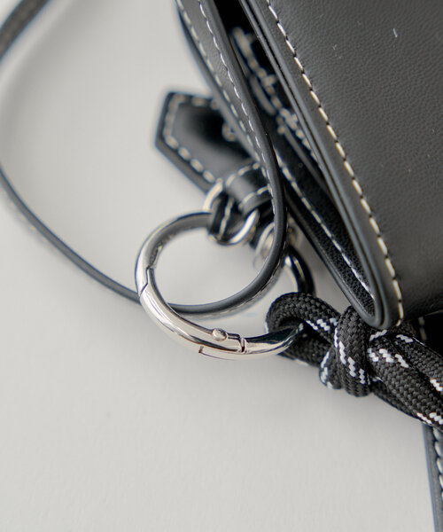 Chico(チコ)の「ウォレットチャームスマホショルダー(その他小物・レディース・ブラック/アイボリー/ブルー・FREE)」の10枚目の写真