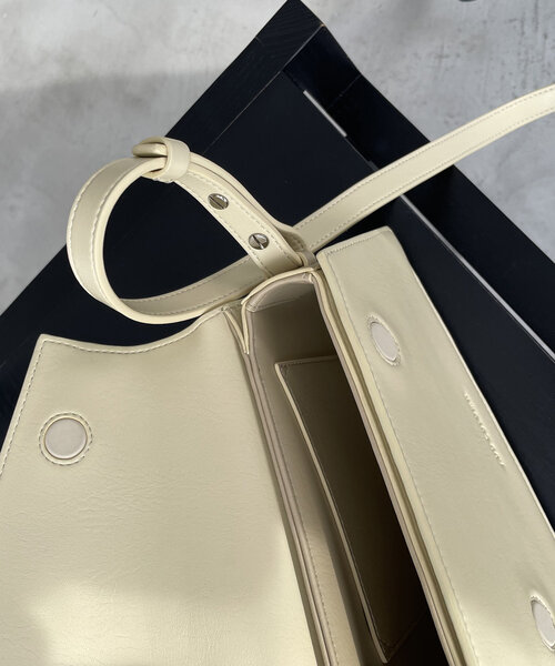 CAPRICIEUX LE'MAGE(カプリシューレマージュ)の「【WEB限定】〈ADD CULUMN/アドカラム〉ANGLE ショルダーバッグ(ショルダーバッグ・レディース・イエロー/ブラック・FREE)」の21枚目の写真