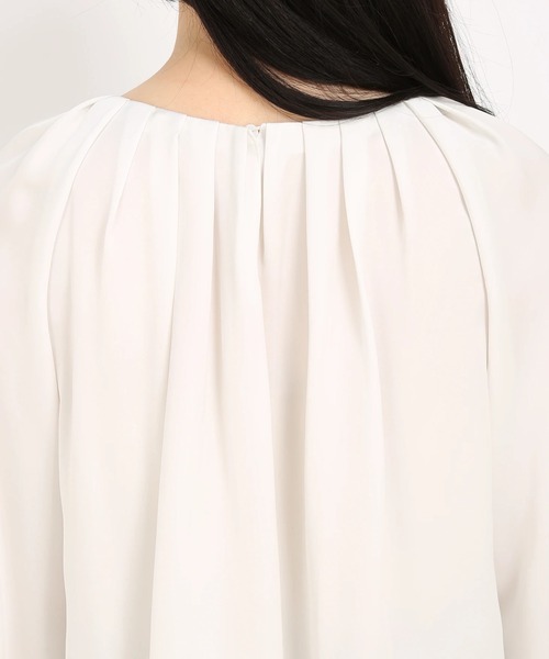 STRAWBERRY-FIELDS（ストロベリーフィールズ）の「襟タックサテンブラウス　シャツ・ブラウス（シャツ/ブラウス・レディース・ネイビー・2）」の6枚目の写真