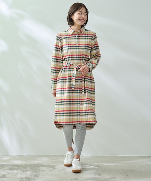 Arnold Palmer（アーノルドパーマー）の「パーマーチェック オックス シャツワンピース（シャツワンピース・レディース・ベージュ/ネイビー・S/L/M）」の19枚目の写真