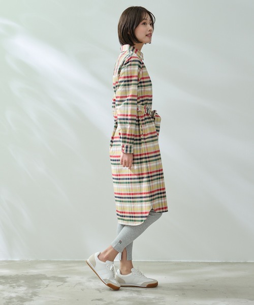 Arnold Palmer（アーノルドパーマー）の「パーマーチェック オックス シャツワンピース（シャツワンピース・レディース・ベージュ/ネイビー・S/L/M）」の14枚目の写真