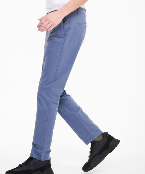 AIGLE(エーグル)の「スリムフィット オーガニックコットンテーパードチノパンツ(チノパンツ・メンズ・ブルー/ライトグリーン・38/42/40/44)」の5枚目の写真