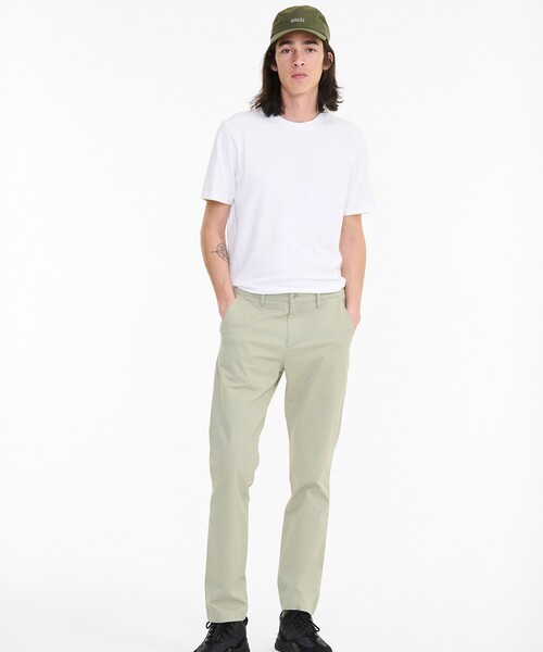 AIGLE(エーグル)の「スリムフィット オーガニックコットンテーパードチノパンツ(チノパンツ・メンズ・ブルー/ライトグリーン・38/42/40/44)」の7枚目の写真