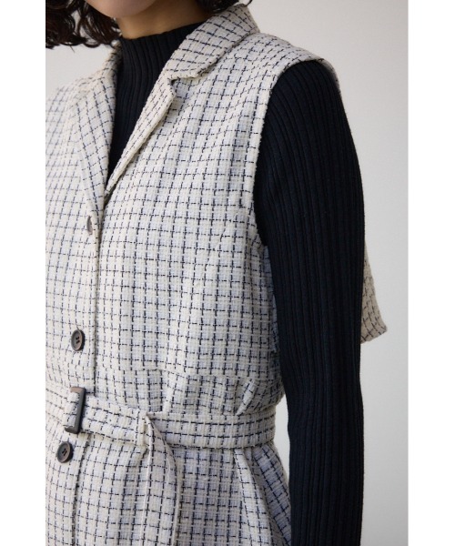 AZUL by moussy(アズールバイマウジー)の「【身長/骨格別着用画像あり】オープンカラージレワンピース 春服 秋服 夏服 ジレ ベスト ノースリーブ 体系カバー お尻が隠れる(ワンピース・レディース・ホワイト系その他/ライトカーキ/ブラック/ライトベージュ・SMALL/MEDIUM)」の11枚目の写真