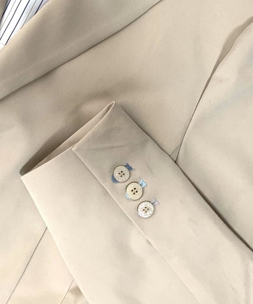 Q（キュー）の「TRストレッチピークドラペルジャケット（テーラードジャケット・レディース・チャコールグレー/グレイッシュベージュ・MEDIUM）」の8枚目の写真