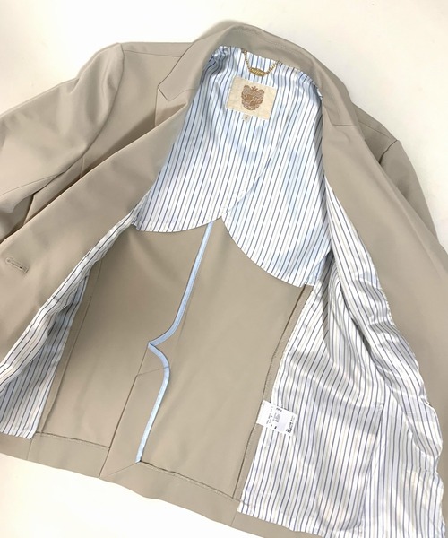 Q（キュー）の「TRストレッチピークドラペルジャケット（テーラードジャケット・レディース・チャコールグレー/グレイッシュベージュ・MEDIUM）」の10枚目の写真