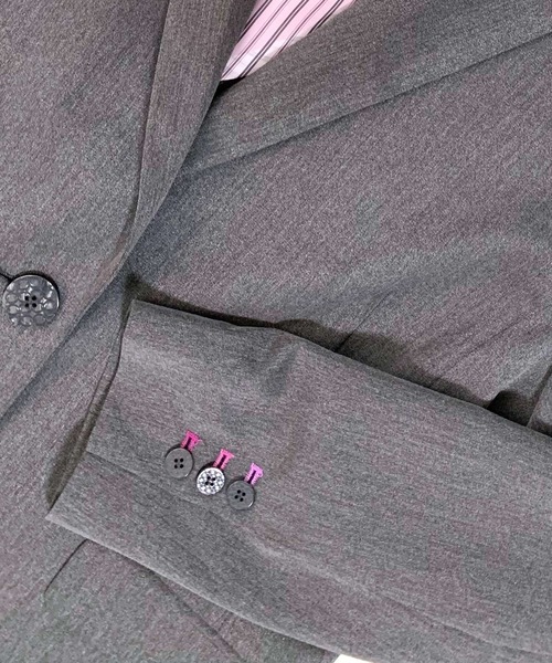 Q（キュー）の「TRストレッチピークドラペルジャケット（テーラードジャケット・レディース・チャコールグレー/グレイッシュベージュ・MEDIUM）」の9枚目の写真