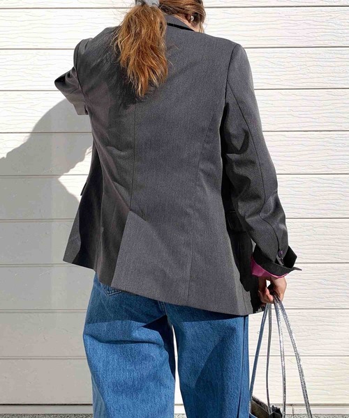 Q（キュー）の「TRストレッチピークドラペルジャケット（テーラードジャケット・レディース・チャコールグレー/グレイッシュベージュ・MEDIUM）」の19枚目の写真