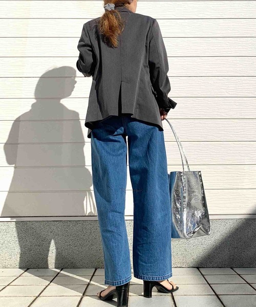 Q（キュー）の「TRストレッチピークドラペルジャケット（テーラードジャケット・レディース・チャコールグレー/グレイッシュベージュ・MEDIUM）」の21枚目の写真