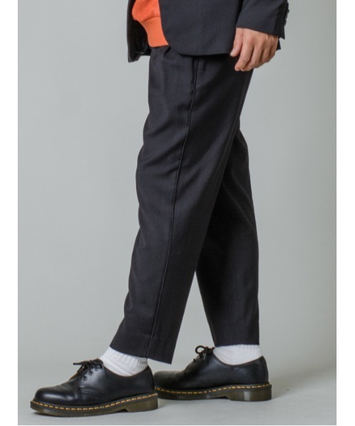 NEIGHBORHOOD　スラックス　クロップドパンツ　黒 セール】ツータッククロップドパンツ（スラックス）｜REGIEVO