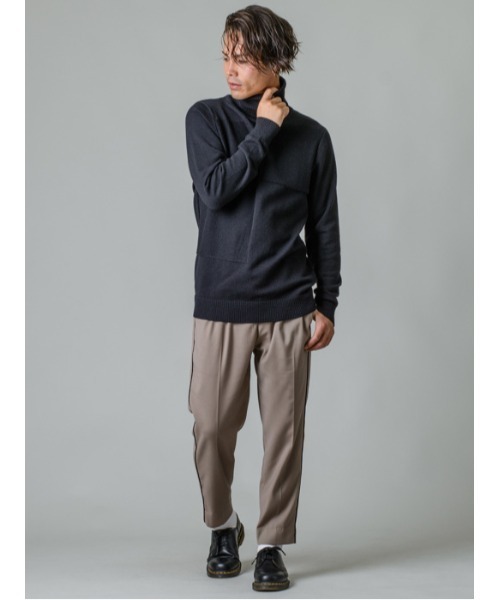 REGIEVO（レジエボ）の「ツータッククロップドパンツ（スラックス・メンズ・ブラック/ベージュ/グレー・SMALL/MEDIUM/LARGE/X-LARGE）」の5枚目の写真
