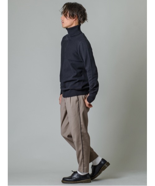 REGIEVO（レジエボ）の「ツータッククロップドパンツ（スラックス・メンズ・ブラック/ベージュ/グレー・SMALL/MEDIUM/LARGE/X-LARGE）」の6枚目の写真