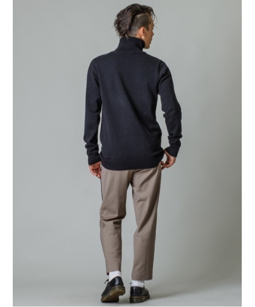 REGIEVO（レジエボ）の「ツータッククロップドパンツ（スラックス・メンズ・ブラック/ベージュ/グレー・SMALL/MEDIUM/LARGE/X-LARGE）」の7枚目の写真