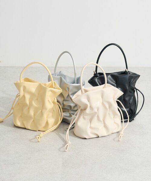 Green　Parks（グリーンパークス）の「andmikka.3WAYタックドロストショルダー（ショルダーバッグ・レディース・シルバー/アイボリー/イエロー/ブラック・FREE）」の5枚目の写真