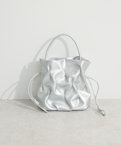 Green　Parks（グリーンパークス）の「andmikka.3WAYタックドロストショルダー（ショルダーバッグ・レディース・シルバー/アイボリー/イエロー/ブラック・FREE）」の4枚目の写真