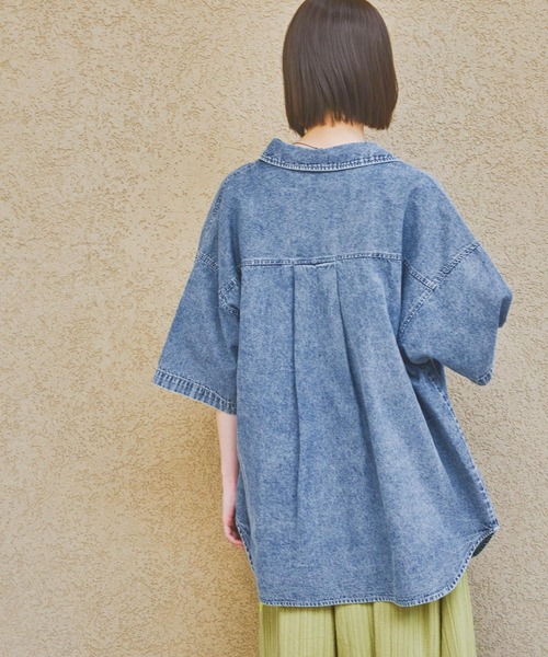 LAKOLE（ラコレ）の「ケミカルウォッシュシャツ半袖 / 321921（シャツ/ブラウス・レディース・ライトブルー/ブラック・FREE）」の7枚目の写真