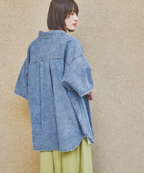 LAKOLE（ラコレ）の「ケミカルウォッシュシャツ半袖 / 321921（シャツ/ブラウス・レディース・ライトブルー/ブラック・FREE）」の8枚目の写真