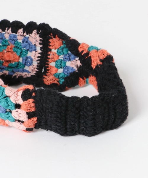 SMELLY(スメリー)の「クロシェフラワーヘアバンド(ヘアバンド・レディース・ブラック・-)」の7枚目の写真