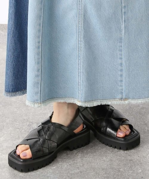 JEANASIS(ジーナシス)の「アンティークフェイクレザーサンダル/323167(サンダル・レディース・ブラック/ブラウン・MEDIUM/LARGE)」の8枚目の写真