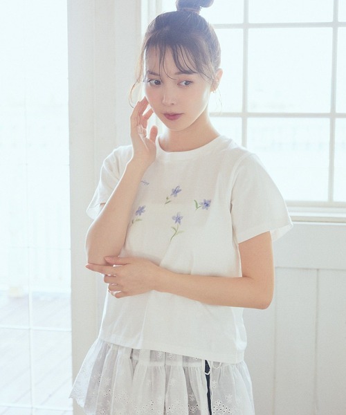 earth music&ecology（アースミュージックアンドエコロジー）の「アソートロマンティックグラフィックT（Tシャツ/カットソー・レディース・ダークグレー/ミント/オフホワイト・FREE）」の2枚目の写真