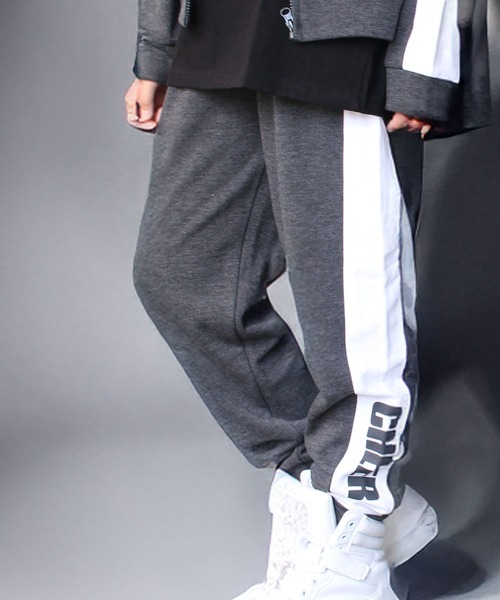 CHEER(チアー)の「サイドラインスウェットスリムパンツ(スウェットパンツ・レディース・ネイビー/グレー・S/M/L)」の1枚目の写真