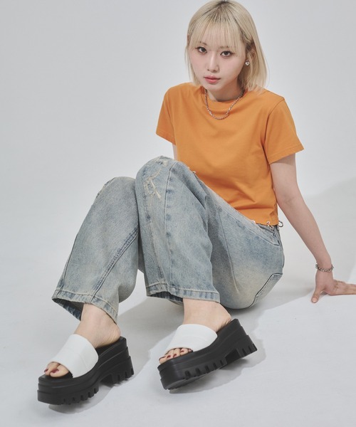 ENVYM（アンビー）の「ワイドベルトサンダル（サンダル・レディース・ブラック/ホワイト・24.5/22.5/23.5）」の8枚目の写真