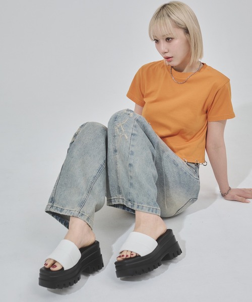 ENVYM（アンビー）の「ワイドベルトサンダル（サンダル・レディース・ブラック/ホワイト・24.5/22.5/23.5）」の9枚目の写真