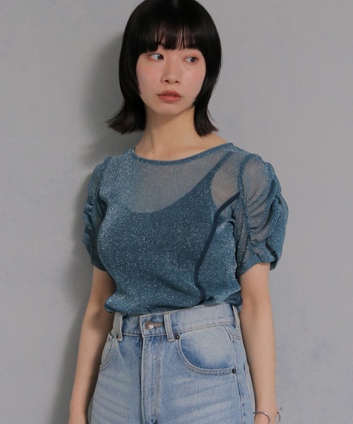 cheriella(シェリエラ)の「【cheriella】ソフトラメシアーパフスリーブトップス半袖 SOFT LAME SHEER PUFF SLEEVE SHORT TOPS(Tシャツ/カットソー・レディース・チャコールグレー/ブラック/アイボリー/ブルーグリーン・M)」の4枚目の写真