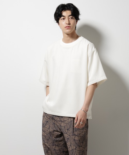 NANO universe（ナノユニバース）の「テックリネン布帛Tシャツ 半袖（Tシャツ/カットソー・メンズ・ブラウン/ホワイト/ネイビー/チャコール・XL/L/M/S）」の2枚目の写真