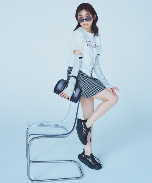 SNIDEL(スナイデル)の「SustainableデザインロゴTシャツ(Tシャツ/カットソー・レディース・ホワイト/ピンク/ブラック・FREE)」の14枚目の写真