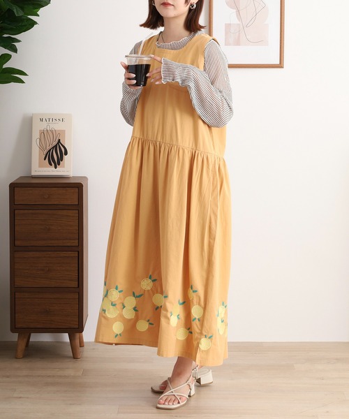 Emago（イマゴ）の「EMAGO 柑橘刺繍ジャンパースカート（スカート・レディース・グレー/チャコールグレー/オレンジ・FREE）」の3枚目の写真