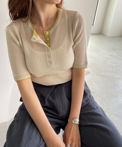 210nouve（トゥージュヌーブ）の「配色レイヤード風ヘンリーネックニット/トップス（ニット/セーター・レディース・チャコールグレー/グレー/アイボリー・FREE）」の5枚目の写真