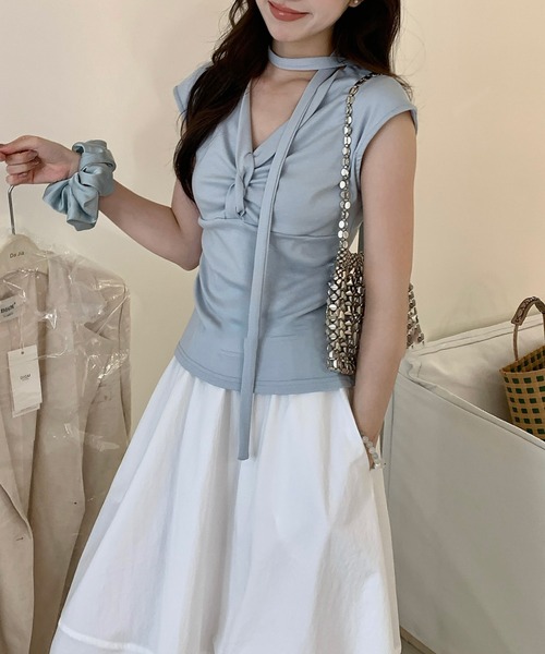Lace Ladies(レースレディース)の「フロント ツイスト Vネック チョーカー付き カットソー(Tシャツ/カットソー・レディース・ブルー/グレー/ブラック/ホワイト・FREE)」の5枚目の写真