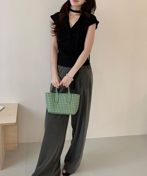 Lace Ladies(レースレディース)の「フロント ツイスト Vネック チョーカー付き カットソー(Tシャツ/カットソー・レディース・ブルー/グレー/ブラック/ホワイト・FREE)」の9枚目の写真