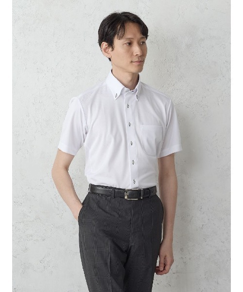 Perfect Suit FActory(パーフェクトスーツファクトリー)の「【冷感/完全ノーアイロン】半袖アイシャツ【アイスセンサー】ボタンダウン ホワイト/グレー/サックス/ネイビー(ビジネスシャツ・メンズ・サックスブルー/ホワイト/ライトグレー/ネイビー・M/L/LL/3L/S)」の2枚目の写真