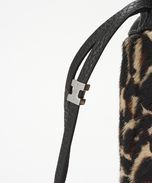 IACUCCI（イアクッチ）の「グラネッロ 2WAYTOTE CAVALLINO/CERVO（ショルダーバッグ・レディース・レオパード・FREE）」の3枚目の写真
