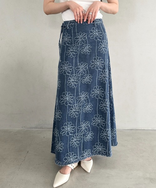 45R デニムスカート　お花の刺繍 大きめXL】ガーリーコーデに♡ 花柄 フラワー 刺繍 デニム
