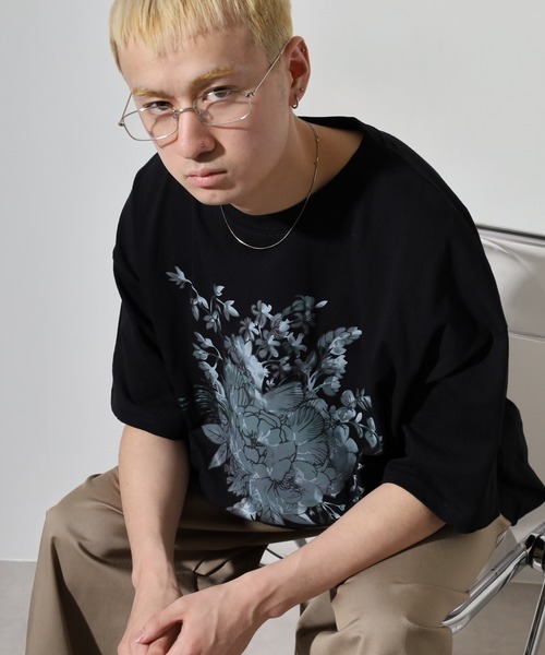 __gram.(スペースグラム)の「刺繍&プリントデザインコットンTシャツ(Tシャツ/カットソー・メンズ・ホワイト系その他3/ブラック系その他4/ブラック系その他6/ホワイト系その他4/ブラック系その他5/ブラック系その他2/ホワイト系その他5/ホワイト系その他6/ホワイト系その他/ブラック系その他/ブラック/ホワイト/ブラック系その他3/ホワイト系その他2/グレー系その他/グレー系その他2・M/L)」の12枚目の写真