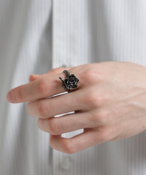 HARE(ハレ)の「【MADE IN JAPAN】GRACE ROSE RING(HARE)(リング・メンズ・シルバー/シルバー系その他/ブラック・FREE)」の2枚目の写真