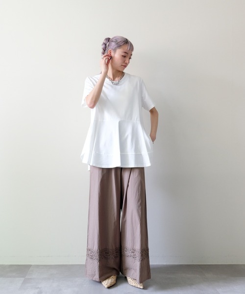 DOLLUPOOPS(ドールアップウップス)の「ヘムサイドスリットフレアトップス(Tシャツ/カットソー・レディース・オフホワイト/ブラック/ベージュ/ブラウン・38)」の20枚目の写真