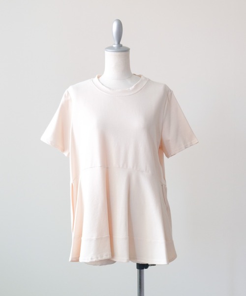 DOLLUPOOPS(ドールアップウップス)の「ヘムサイドスリットフレアトップス(Tシャツ/カットソー・レディース・オフホワイト/ブラック/ベージュ/ブラウン・38)」の11枚目の写真