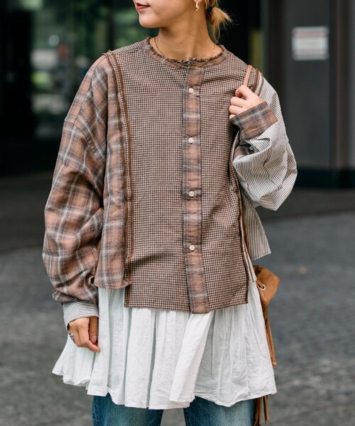 etsinta（エシンタ）の「etsintaリメイクオーバーシャツ（シャツ/ブラウス・レディース・ネイビー/ブラウン/ピンク・ONE SIZE）」の4枚目の写真