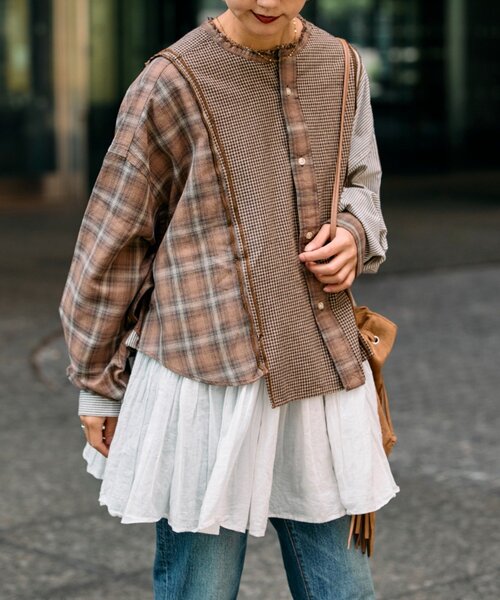 etsinta（エシンタ）の「etsintaリメイクオーバーシャツ（シャツ/ブラウス・レディース・ネイビー/ブラウン/ピンク・ONE SIZE）」の5枚目の写真