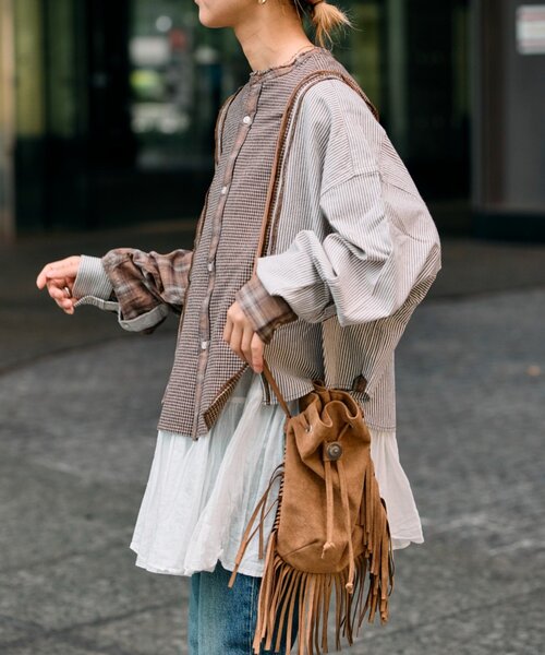 etsinta（エシンタ）の「etsintaリメイクオーバーシャツ（シャツ/ブラウス・レディース・ネイビー/ブラウン/ピンク・ONE SIZE）」の7枚目の写真