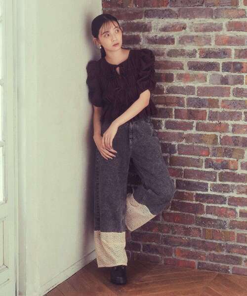 earth music&ecology（アースミュージックアンドエコロジー）の「裾レースデニムパンツ（デニムパンツ・レディース・ブラック・S/M）」の22枚目の写真