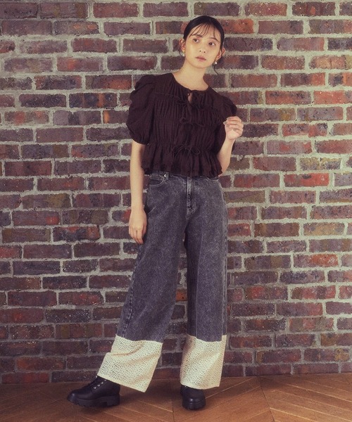 earth music&ecology（アースミュージックアンドエコロジー）の「裾レースデニムパンツ（デニムパンツ・レディース・ブラック・S/M）」の11枚目の写真