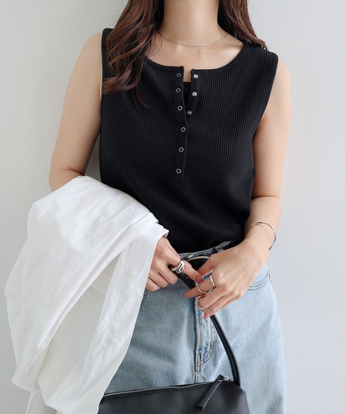 andme(アンドミー)の「セルフカットリブヘンリーネックノースリーブトップス(タンクトップ・レディース・ダークブラウン/スミクロ/キナリ/ブラック/杢グレー・M)」の6枚目の写真
